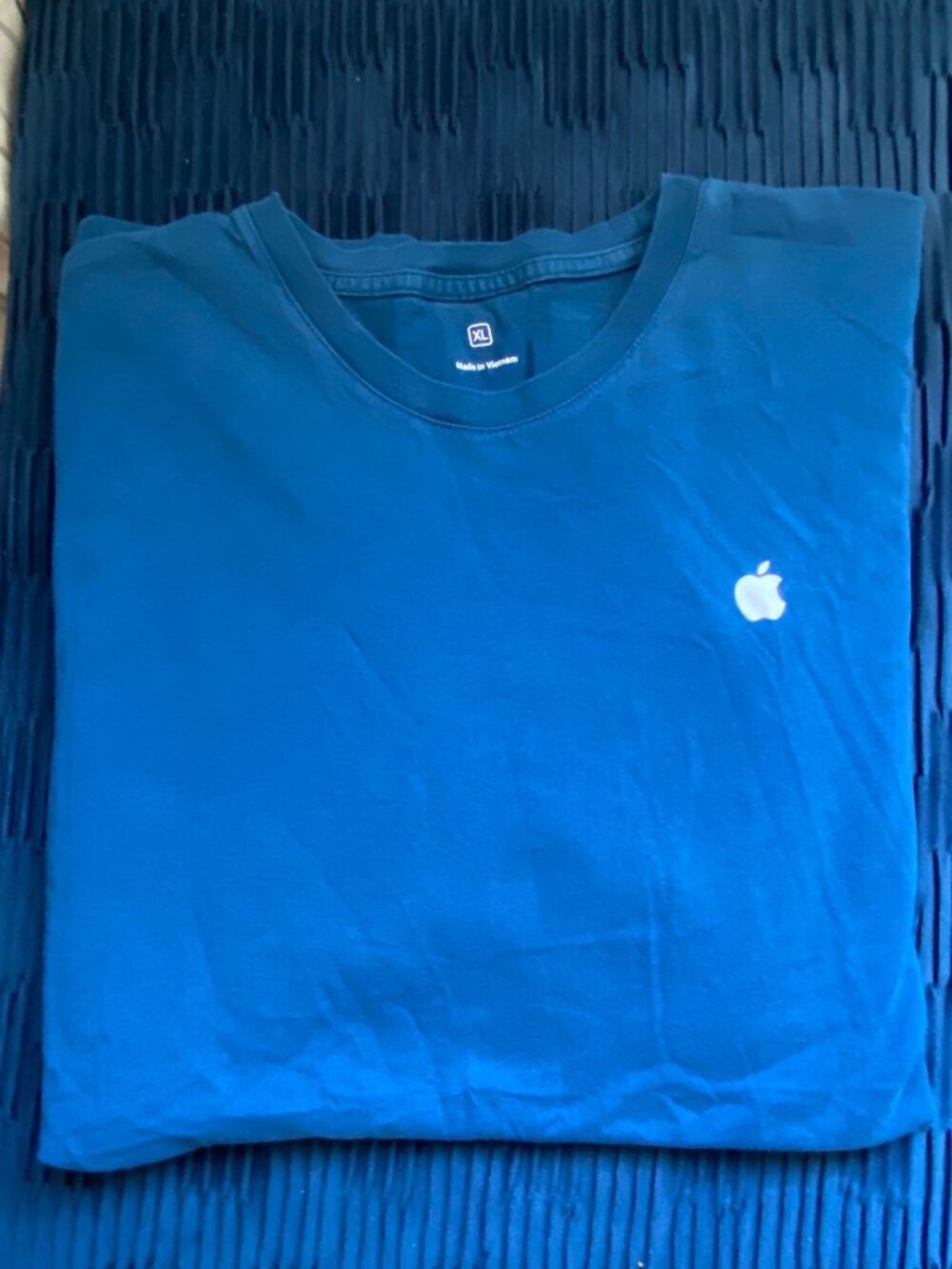 Apple employee Blue T-Shirt XL Mens Cotton Crewneck Minimalist Design